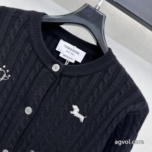 トリー バーチリラックススタイルが実現 発表の新作モデル 低価直輸入専門店スーパー コピー ブランド 通販セーター.