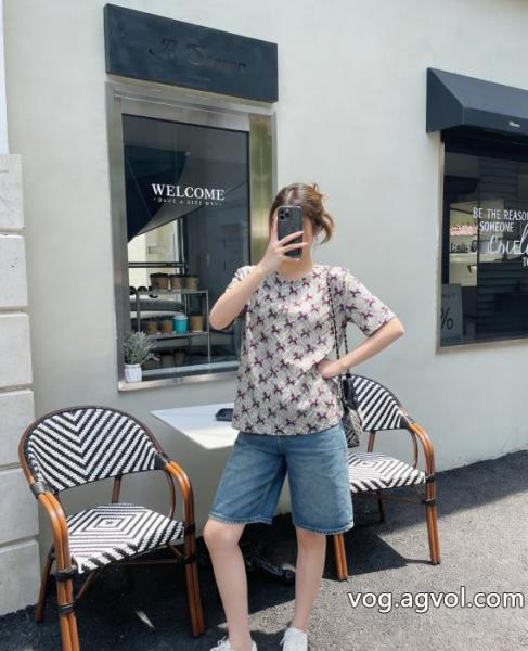 お得新品 ゆったりシルエット 着心地のいい    半袖Tブランド コピー 安心トリー バーチ. 0 