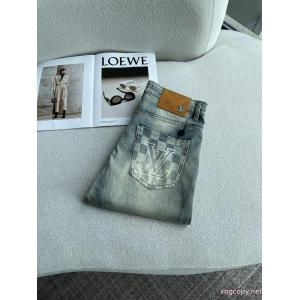 コピー ブランドロングシーズン愛用頂ける 今年もトレンド 年末年始売切必至LOUIS VUITTON    ブランド ジーンズ.