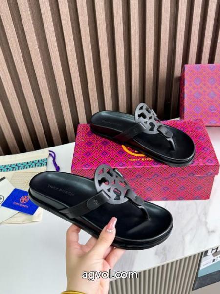ブランド 偽物 通販スリッパ定番人気商品 ロゴが美しい 日本未入荷カラーTory Burch. 1