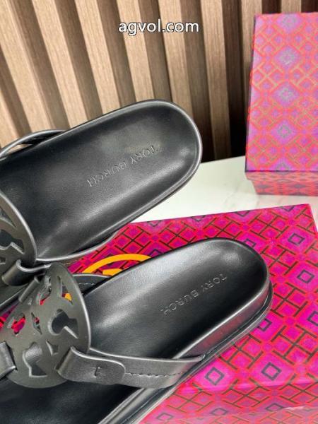 ブランド 偽物 通販スリッパ定番人気商品 ロゴが美しい 日本未入荷カラーTory Burch. 2